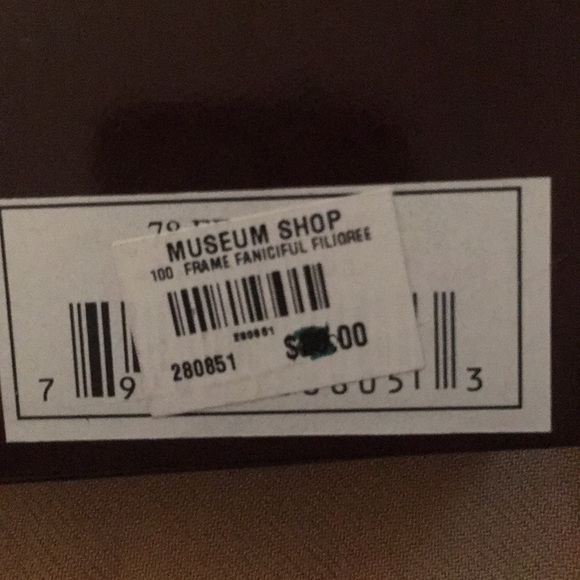 NWT - Set of Two Victorian Style Frames 3.75x2.5 - Picture 9 of 9